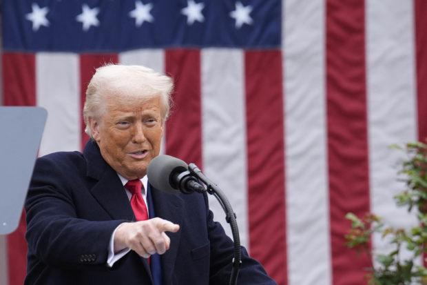 Donald Trump a concediat membri ai Consiliului de Securitate Națională la sfatul unui teoretician al conspirației