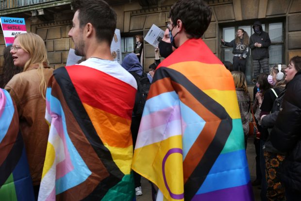 Prima judecătoare trans din Marea Britanie își acuză țara, la Curtea Europeană, pentru încălcarea drepturilor omului