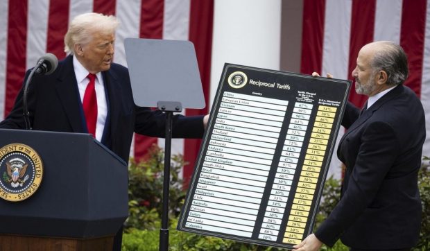 China îl contrazice pe Donald Trump și neagă negocierile cu SUA pe tema tarifelor: „Știri false, zvonuri nefondate”