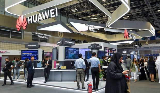 Huawei a dezvoltat un nou procesor pentru AI cu care vrea să-i facă concurență directă gigantului Nvidia