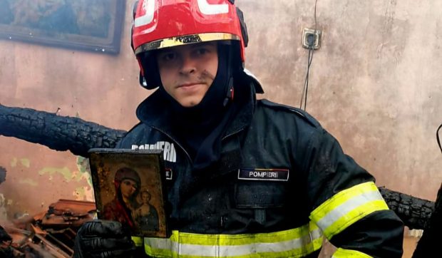 O icoană cu Maica Domnului a rămas neatinsă, după un incendiu în care au ars trei case din Brașov: „O protecție divină”