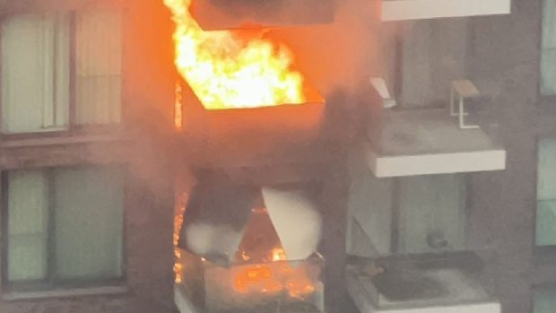 Incendiu devastator într-un complex de lux din centrul Londrei, unde apartamentele costă peste un milion de euro | VIDEO