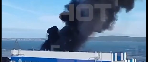 Incendiu puternic la unul dintre cele mai mari șantiere navale din Rusia