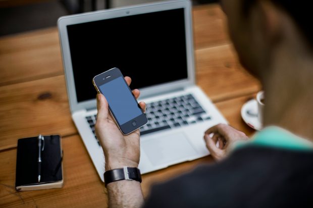 Iubitor de gadgeturi moderne? Cum să alegi cele mai bune produse pentru a fi în trend cu inovațiile tehnologice