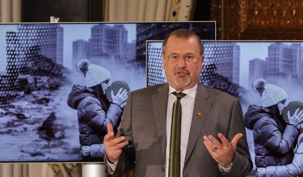 John-Ion Banu, în timpul dezbaterii electorale: „Dacă românii ar avea câte o armă, rușii n-ar mai îndrăzni să vină”
