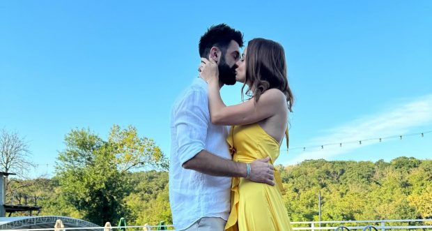 Imagine Stire Cum își împacă Jojo soțul atunci când este nervos. Actrița și Paul Ipate apelează la simțul umorului. „Dacă nu, aia e, îi dau spațiu” | 2review.ro