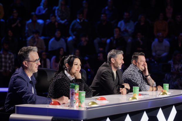 Imagine Stire Melisa Covaci, o adolescentă pasionată de kickbox, urcă astăzi pe scena „Românii au talent”. Andi Moisescu a fost rezervat în privința ei | 2review.ro