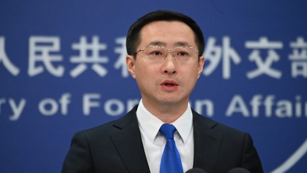 China îi dă replica lui J.D. Vance, după ce i-a numit pe chinezi „țărani” într-un interviu la televiziunea americană