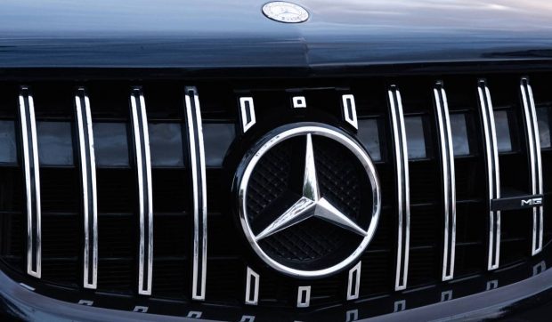 Mercedes își schimbă logoul în secret: „Mai potrivit pentru era digitală”