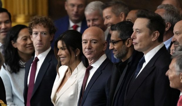 Elon Musk e mai sărac cu 45 de miliarde de dolari, după primele 100 de zile ale lui Donald Trump la Casa Albă