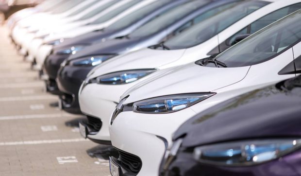 Analiza pieței auto din România: scădere dramatică pentru mașini electrice în 2025