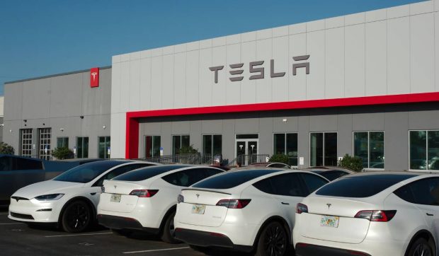 Vânzările Tesla continuă să scadă în Europa, pe fondul amplificării protestelor împotriva lui Musk