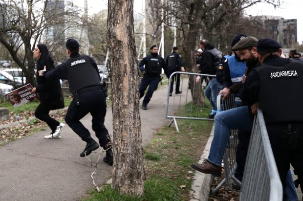 Țara, ca un penitenciar în aer liber