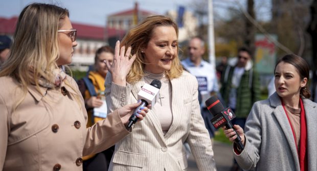 Noi înregistrări din ședințele USR. Cine a făcut-o pe Elena Lasconi „dictator”, motiv pentru care a cerut închiderea microfoanelor contestatarilor