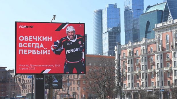 Alex Ovecikin a devenit cel mai bun marcator din istoria NHL, performanța este folosită în scopuri propagandistice: „Gol direct în meciul cu NATO”