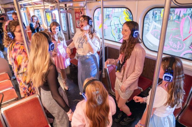 Conversații video la maximum și filmulețe gălăgioase de pe TikTok în transportul în comun? Nu în Portugalia