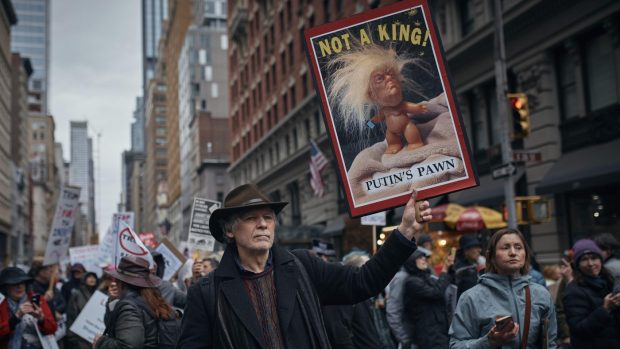 Proteste masive anti-Trump, la Washington și în alte state americane. Organizații: „Dacă nu luptăm acum, nu va mai fi nimic de salvat” I VIDEO