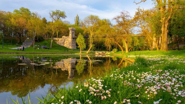 Cât costă un city break în România în primăvara 2025. Prețuri de la 150 de lei pentru o noapte de cazare, în cele mai mari orașe din țară