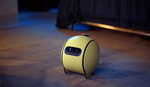 Samsung va lansa în acest an un robot asistent personal care te urmărește prin casă și proiectează filme pe pereți sau pe tavan