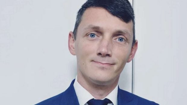 Senatorul POT Paul-Ciprian Pintea a scris în CV că urmează cursurile unui site de matrimoniale