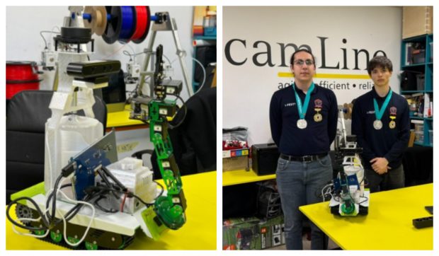Doi elevi din Iași, care au inventat un robot autonom pentru colectarea deșeurilor, au fost premiați la o competiție internațională din Tunisia