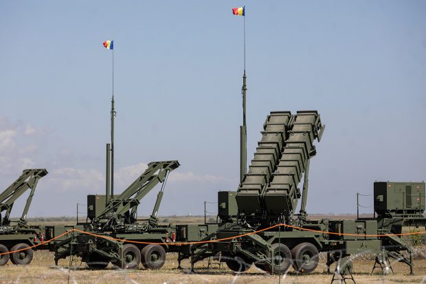 NATO vrea să mărească numărul de sisteme de apărare aeriană din Europa pentru a se proteja împotriva Rusiei. Care este ținta