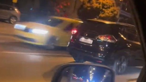 Șoferiță filmată conducând pe contrasens pe străzile din Constanța: „O domnișoară cu numere de B”