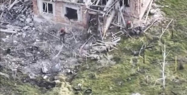 Ucraina îi acuză pe soldații ruși de un nou caz de execuție a unor prizonieri de război: „Nu erau înarmați, se predau cu mâinile ridicate”
