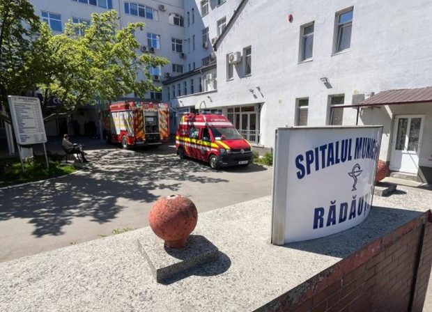Fum și groază, după ce cablurile electrice ale unui spital din Rădăuți au luat foc. Din fericire, nu sunt victime