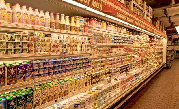 Un mare lanț alimentar închide 2.000 de magazine din cauza șobolanilor și a gândacilor