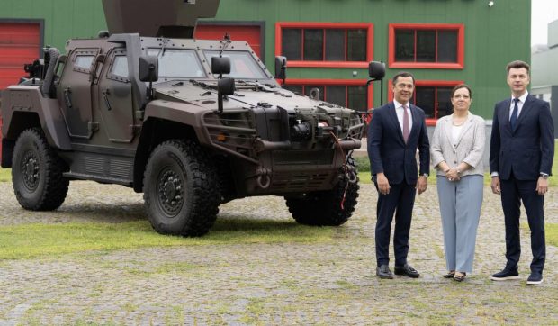 Sute de mașini blindate Cobra vor fi fabricate la Mediaș, în România, de Otokar și Automecanica