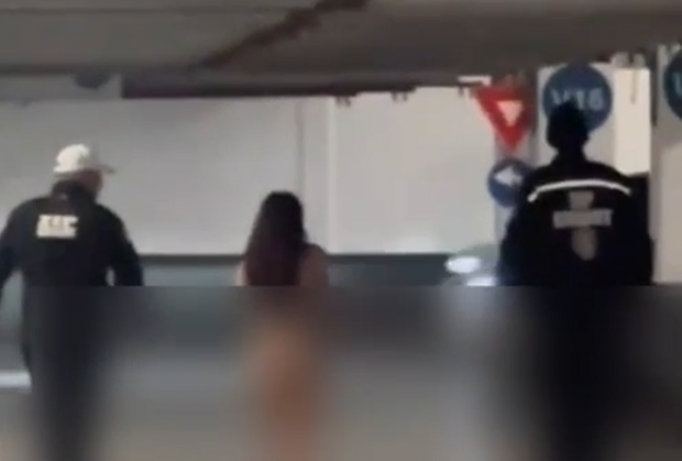 O tânără s-a plimbat dezbrăcată printr-un mall din Constanța. A fost internată la psihiatrie