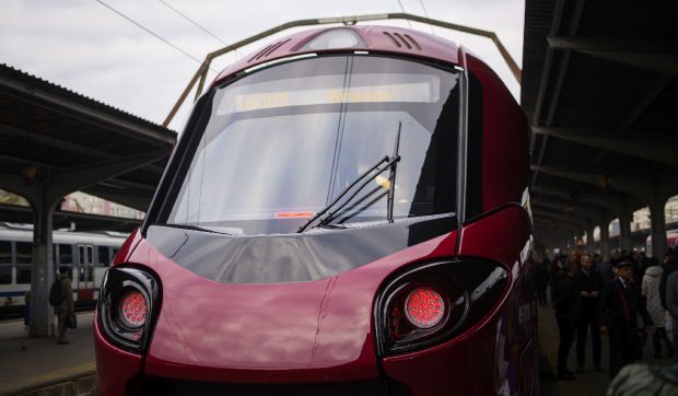 Modificări în circulația trenurilor până pe 23 iunie. Lucrările la infrastructura feroviară în stația Brașov afectează mai multe rute