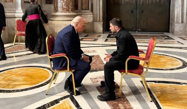 Ce i-a spus exact Zelenski lui Trump, în cele 15 minute cât au vorbit doar ei doi la Vatican