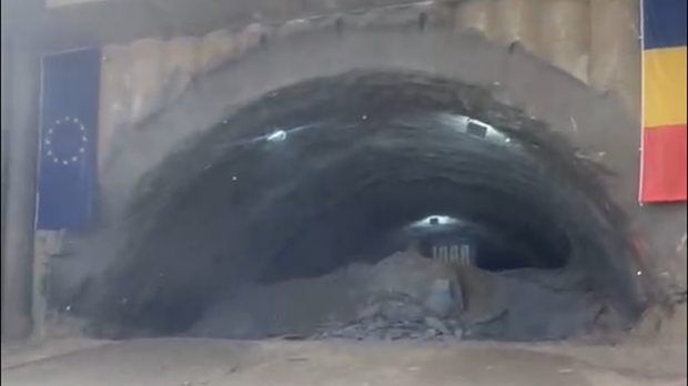 Tunelul Curtea de Argeș, cel mai lung din România, a fost forat complet. Când va fi dat în folosință