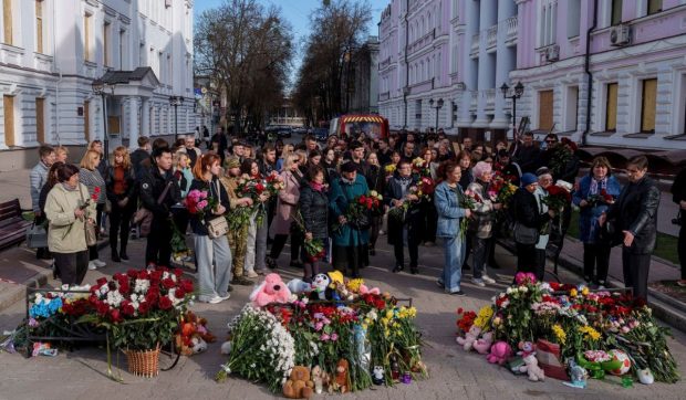 Ucraina a recuperat trupurile a peste 900 de militari uciși în război: „Apărătorii ucraineni căzuți au fost aduși înapoi în țară”