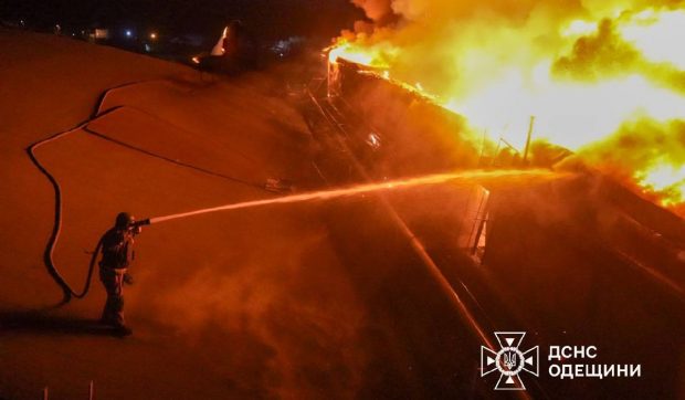 Atac rusesc cu drone kamikaze în Odesa, pe timpul nopții. Un spital a ars, opt oameni au fost răniți