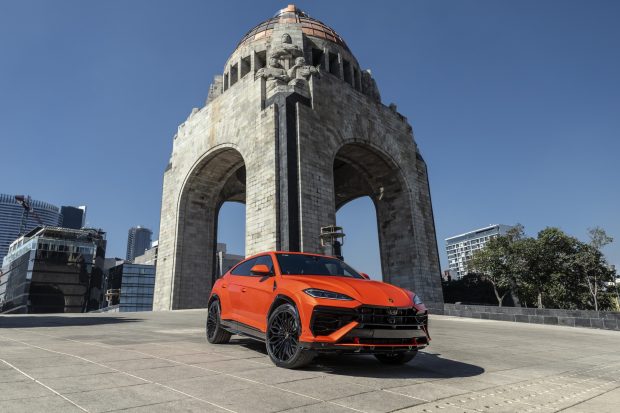 Un român este primul din lume care a cumpărat un Lamborghini Urus SE 2025. Prețul celui mai nou SUV hibrid care dezvoltă aproape 800 de cai-putere