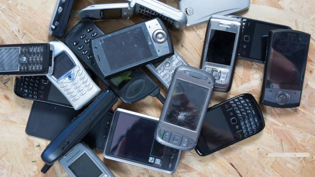 Vechiul tău telefon ar putea valora până la 35.000 de euro. Care sunt cele mai căutate modele