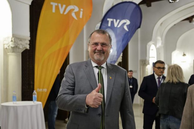 John Ion Banu s-a răzgândit: românii nu ar trebui să aibă o armă, ci vreo „două-trei”: „Câţi ostaşi poate să aducă Rusia la noi? 500.000? Noi suntem 18 milioane”