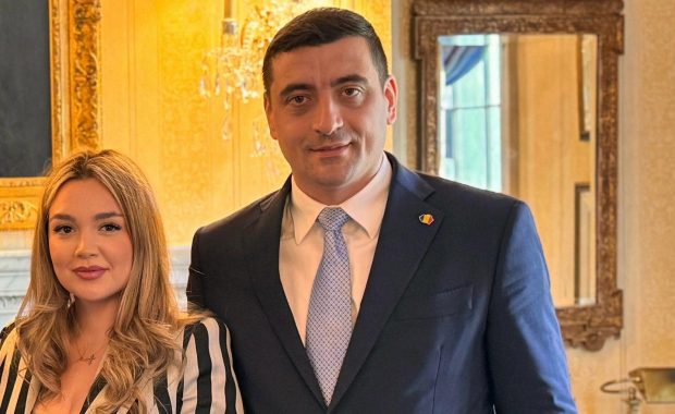Ținuta purtată de Ilinca, soția candidatului George Simion, în ziua alegerilor prezidențiale 2025, turul 2. A atras atenția tuturor