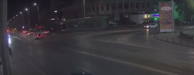 Accident în lanț pe un bulevard din mijlocul Iașului, cu trei BMW-uri implicate: patru persoane au fost rănite I VIDEO