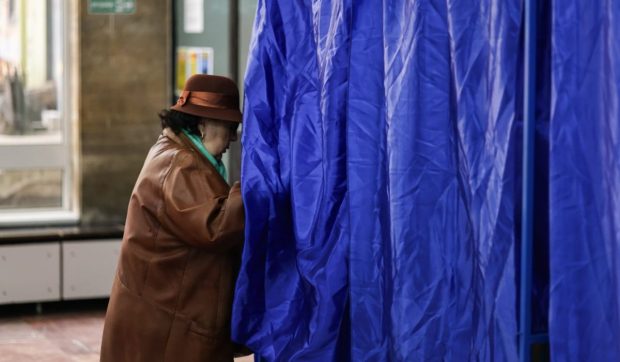 Prezență la vot de peste 120% la o secție de votare din Târgu Mureș. Motivul care a determinat oamenii să se adune acolo