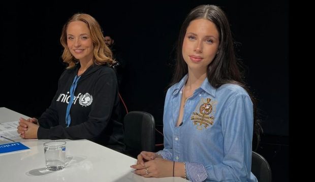 Imagine Stire Sfatul pe care Andreea Marin i l-a dat fiicei ei, Violeta, când a aflat că tânăra și-a făcut iubit la 16 ani: „Să vadă aceste lucruri” | 2review.ro