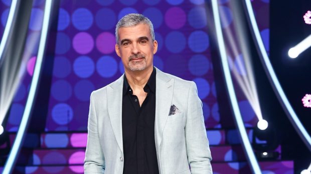 Cum a reacționat Aurelian Temișan atunci când a văzut afișele electorale cu George Simion și Nicușor Dan lângă cel în care apare soția lui. „Liber la distracție”