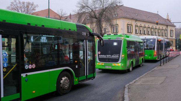Prețul cerut de șoferii de autobuz din Brașov pentru fiecare litru de motorină furat. 28 de suspecți au fost arestați preventiv