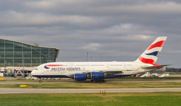 Un avion British Airways a luat foc pe un aeroport din Londra după ce copilotul „a confundat stânga cu dreapta”