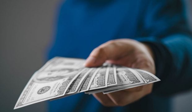 Câștigurile directorilor din SUA au explodat între 2019-2024. Diferențele uriașe față de salariile angajaților