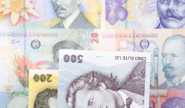 Leul românesc a pierdut aproape tot terenul câştigat după alegerile prezidențiale, în raport cu principalele monede străine