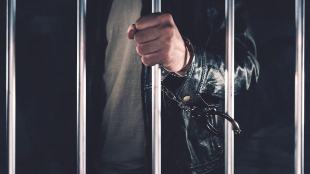 Un român care avea de executat 12 zile de închisoare a fost arestat imediat cum a intrat în Germania și dus în arest
